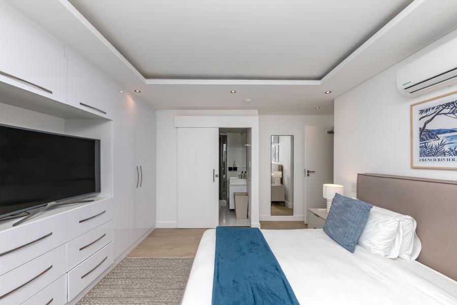 2 Bedroom Property for Sale in Sea Point Western Cape